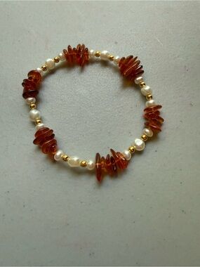 Handcrafted Amber & Pearl Stretch Bracelet - Gold Accent